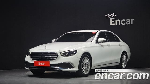 Mercedes-Benz E-Class — фото 1