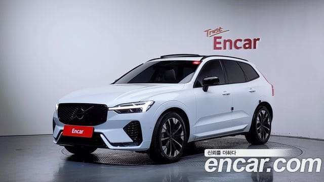 Volvo XC60 — фото 1