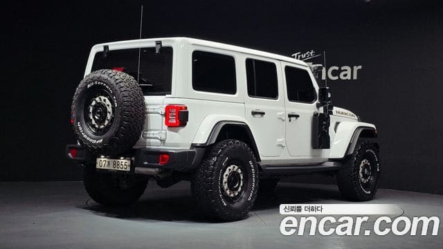 Jeep Wrangler — фото 1
