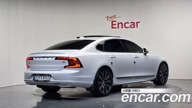 Volvo S90 — фото 1