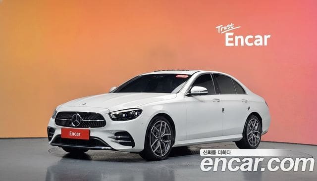 Mercedes-Benz E-Class — фото 1