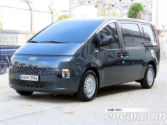 Hyundai Staria — фото 1