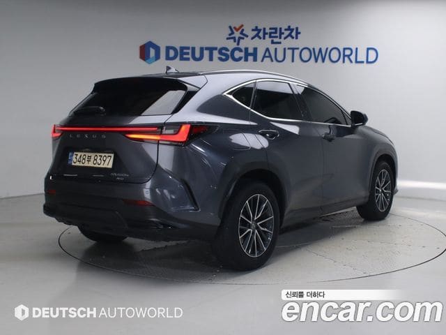 Lexus NX450h+ — фото 1