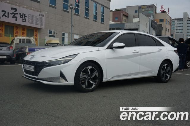 Hyundai Avante — фото 1