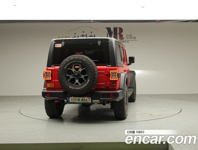 Jeep Wrangler — фото 1