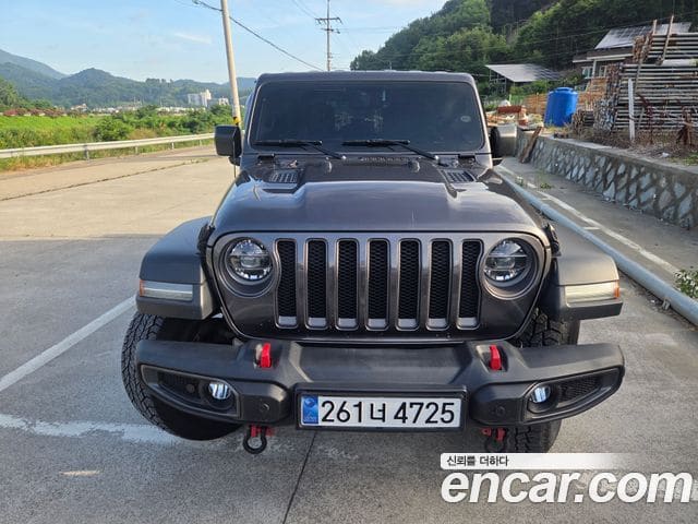 Jeep Wrangler — фото 1