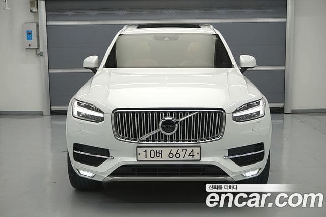 Volvo XC90 — фото 1