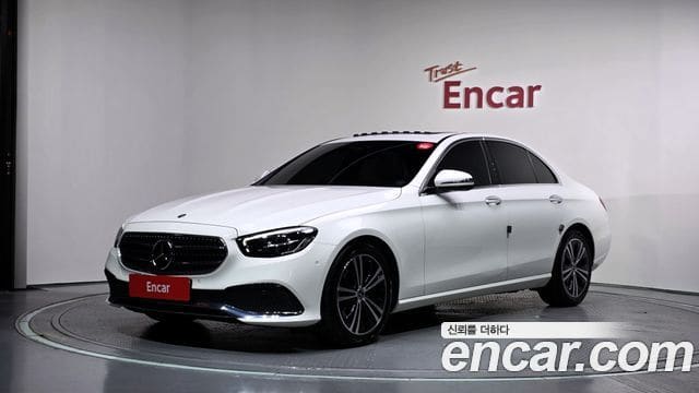 Mercedes-Benz E-Class — фото 1