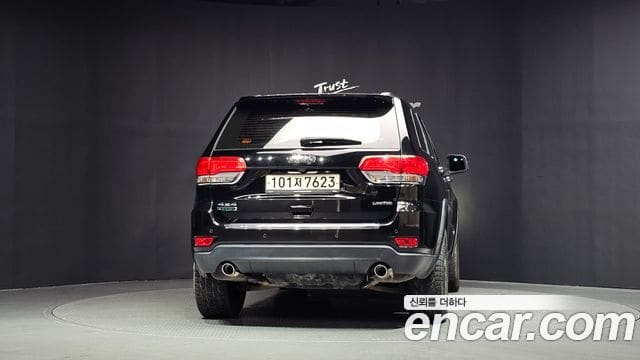 Jeep Grand Cherokee — фото 1