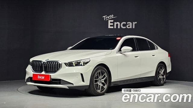 BMW 5 Series — фото 1