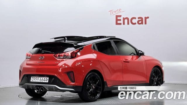 Hyundai Veloster — фото 1