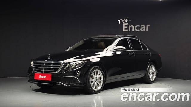 Mercedes-Benz E-Class — фото 1