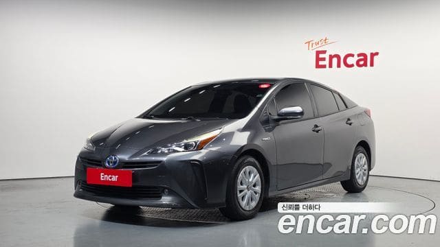 Toyota Prius — фото 1