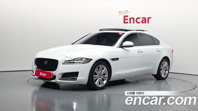 Jaguar XF — фото 1