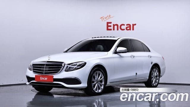 Mercedes-Benz E-Class — фото 1