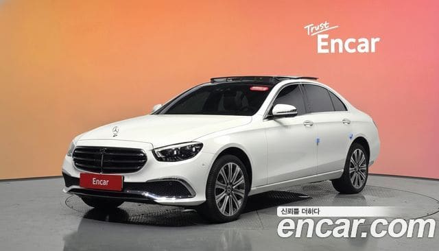Mercedes-Benz E-Class — фото 1