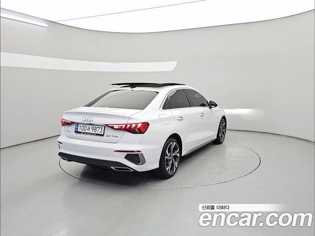 Audi A3 — фото 1