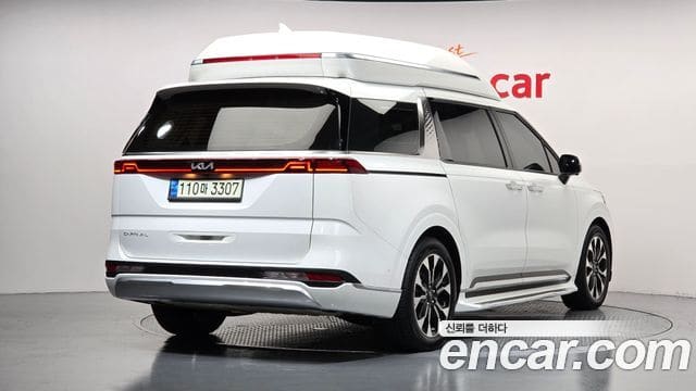 Kia Carnival — фото 1