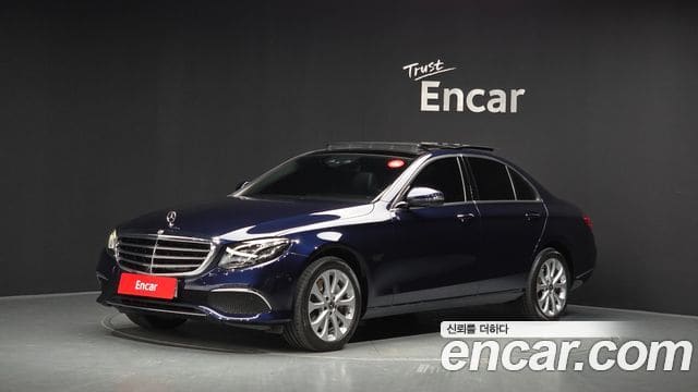 Mercedes-Benz E-Class — фото 1