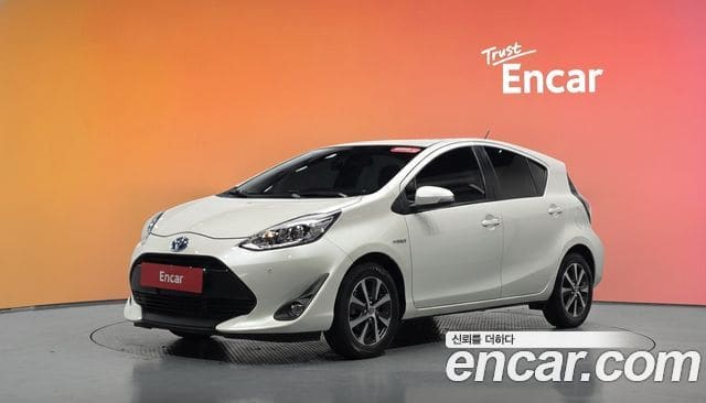 Toyota Prius C — фото 1