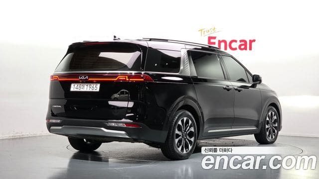 Kia Carnival — фото 1