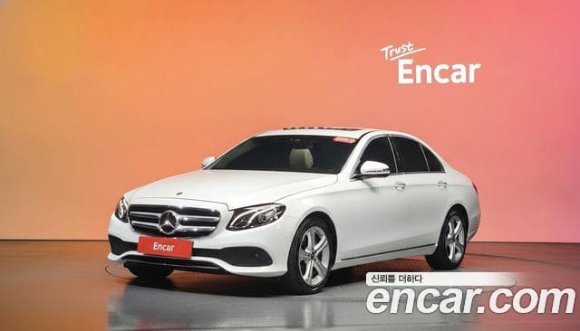 Mercedes-Benz E-Class — фото 1