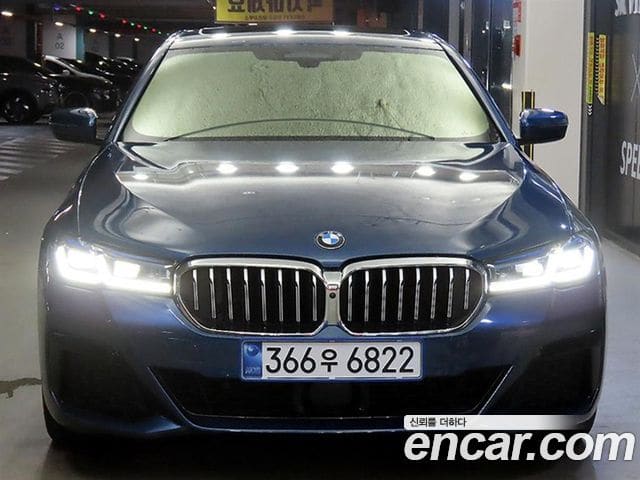 BMW 5 Series — фото 1