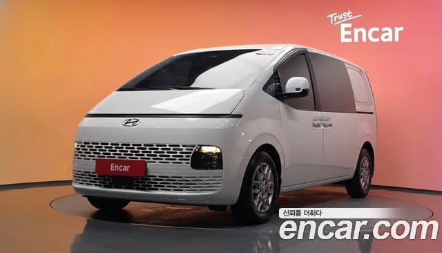 Hyundai Staria — фото 1