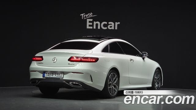 Mercedes-Benz E-Class — фото 1