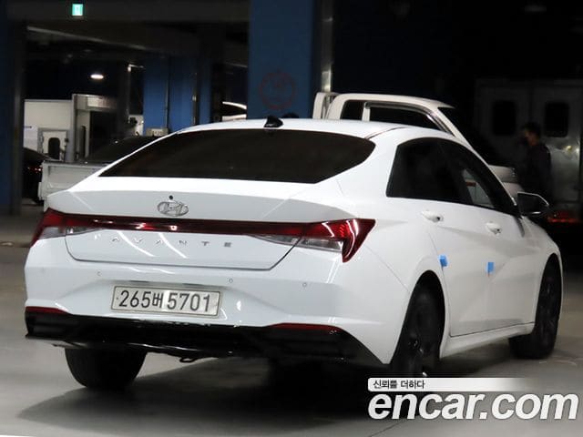 Hyundai Avante — фото 1