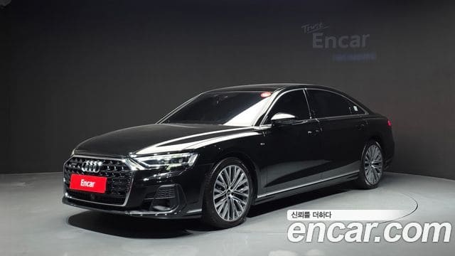 Audi A8 — фото 1