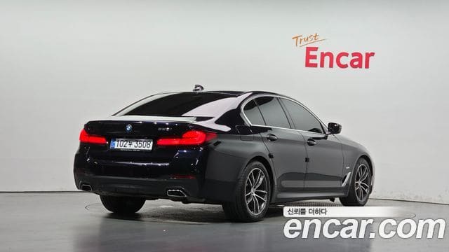 BMW 5 Series — фото 1