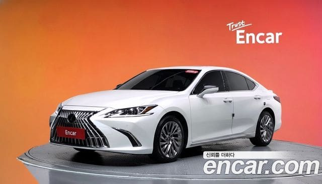 Lexus ES300h — фото 1