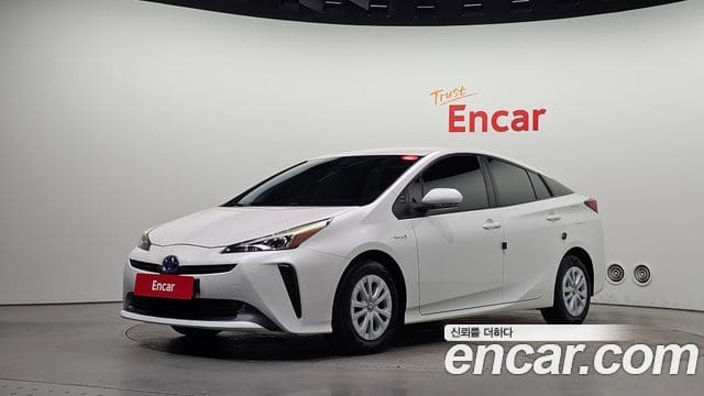 Toyota Prius — фото 1
