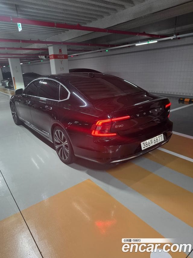 Volvo S90 — фото 1