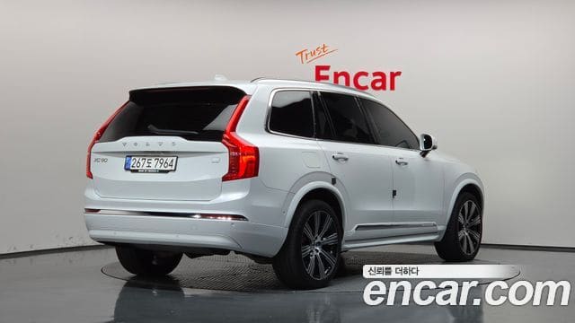 Volvo XC90 — фото 1