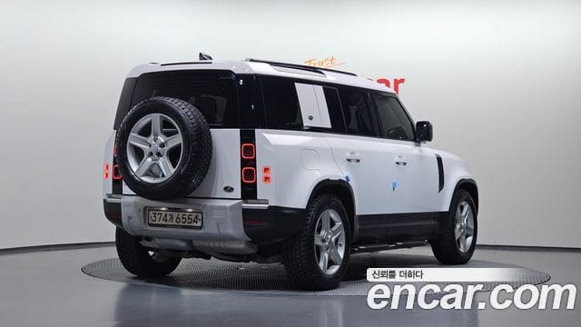 Land Rover Defender — фото 1