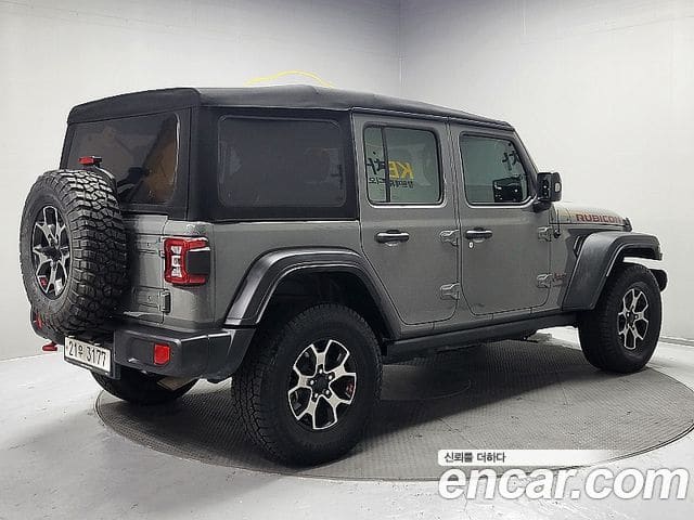 Jeep Wrangler — фото 1