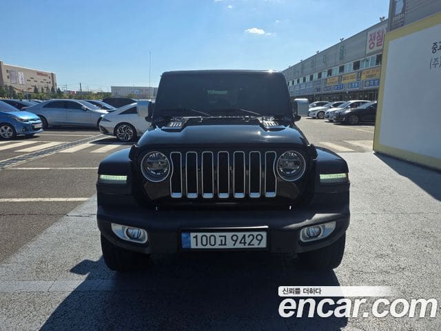 Jeep Wrangler — фото 1