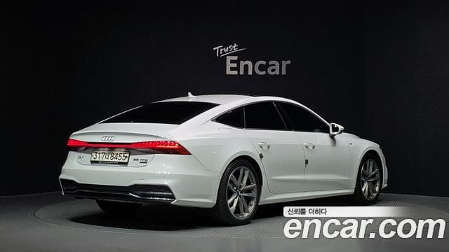 Audi A7 — фото 1
