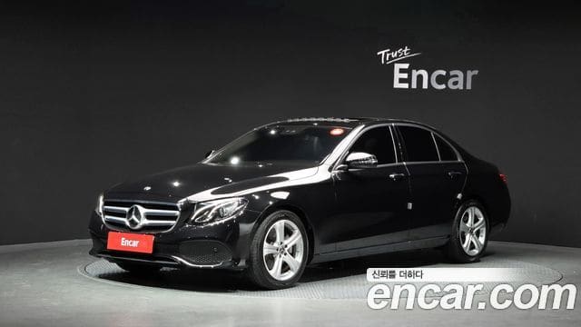 Mercedes-Benz E-Class — фото 1