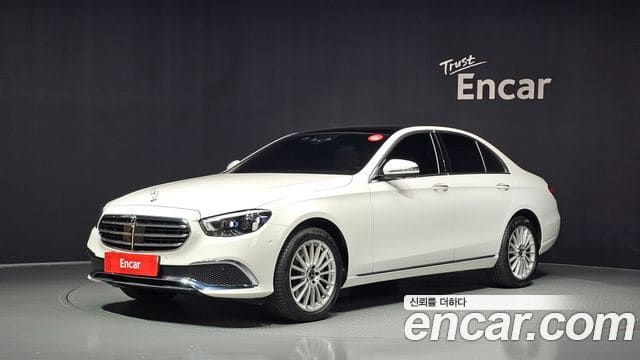 Mercedes-Benz E-Class — фото 1