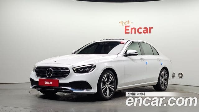Mercedes-Benz E-Class — фото 1