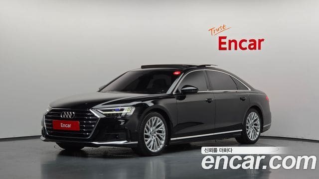 Audi A8 — фото 1