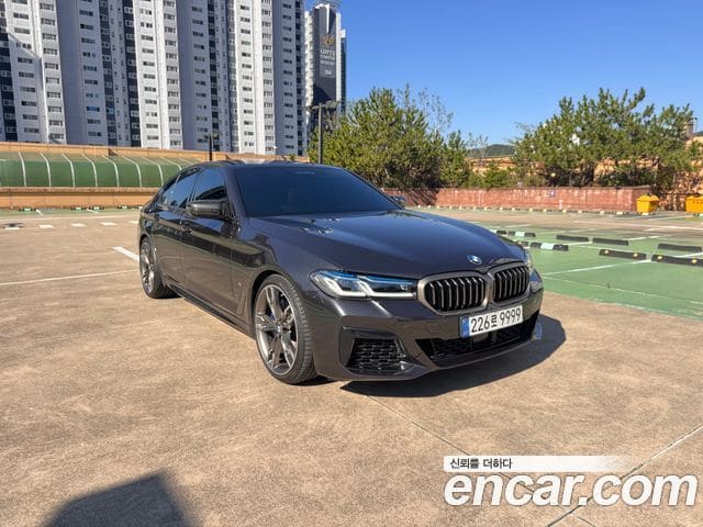 BMW 5 Series — фото 1