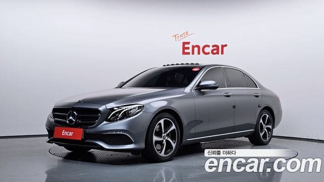 Mercedes-Benz E-Class — фото 1