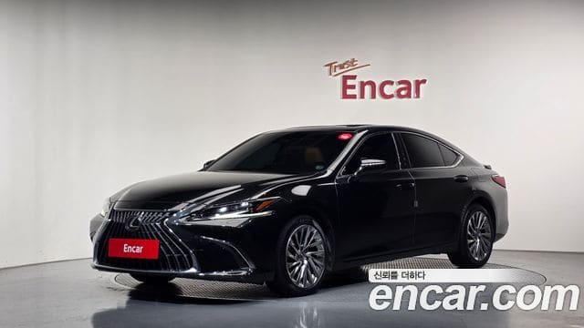 Lexus ES300h — фото 1