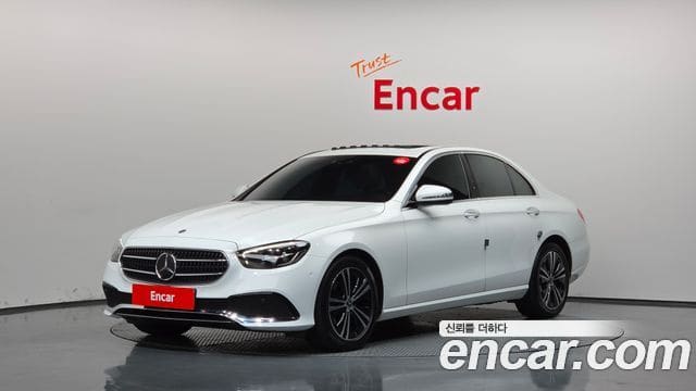 Mercedes-Benz E-Class — фото 1