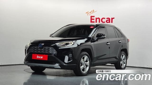 Toyota RAV4 — фото 1