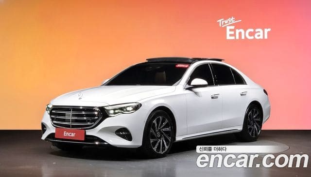 Mercedes-Benz E-Class — фото 1